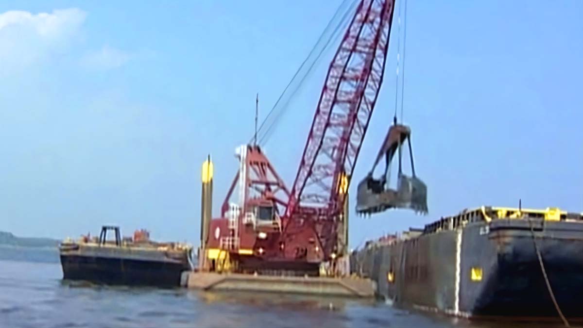 Safe Deck Operations for Bucket Dredging